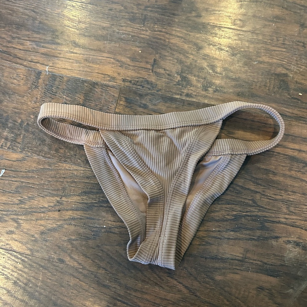 Frankie’s bikini bottoms